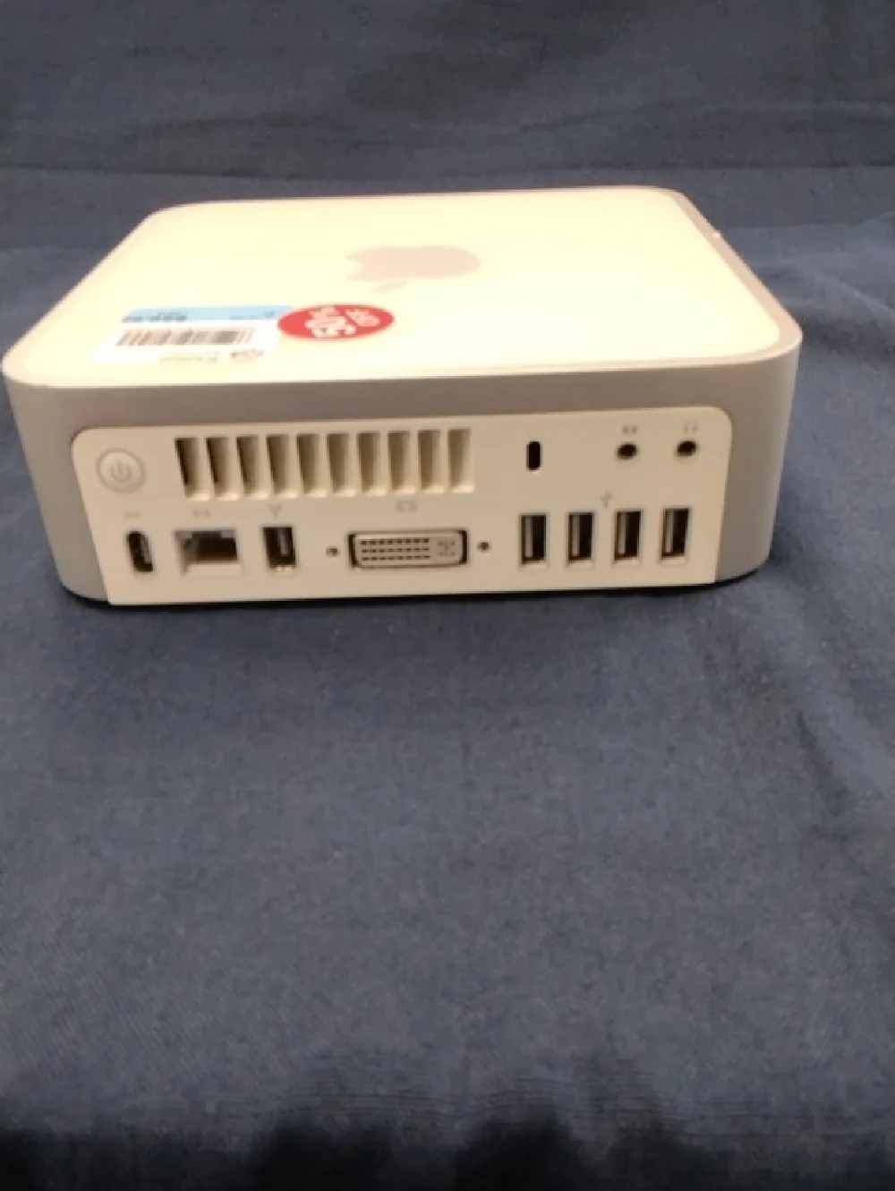 Apple White Mini Desktop with Multiple USB Ports